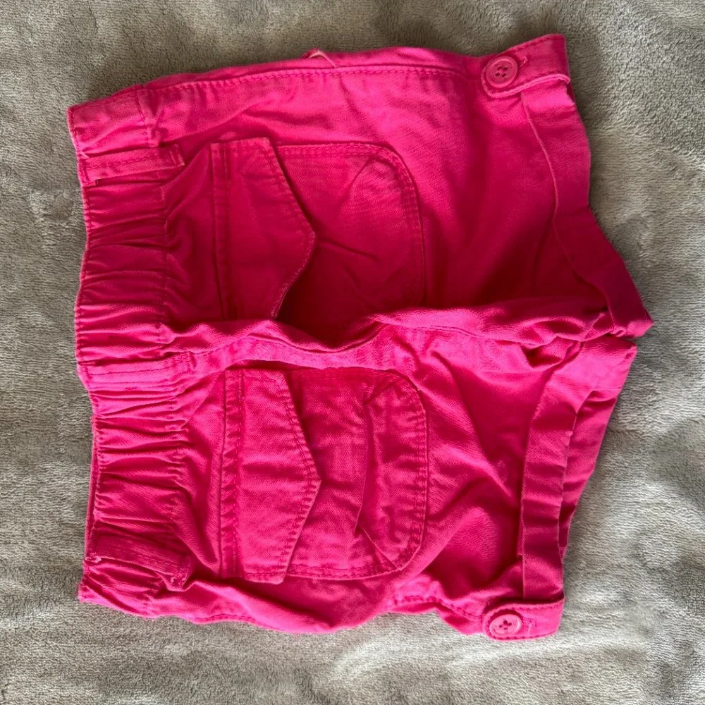 Like New Baby Gap Bright Pink Bermuda Toddler Shorts Sz 2T - Picture 3 of 4